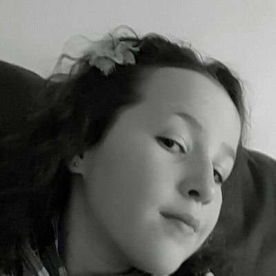MCFC. Mancunian, Married to a Dub, With 4 beautiful children. Loves football, cricket and the Pennines.