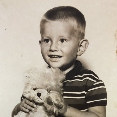 Salajax's profile picture. Creatief ondernemer!TotaalPlaatje, Voetbaltheater en blogger Vanuit de Kantlijn. Verbaas mij niet meer - verwonder mij slechts.