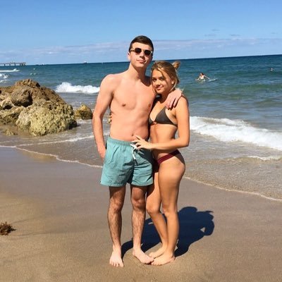 nbUSkI7HeLZlFSB's profile picture. snapchat / sarahshapse69