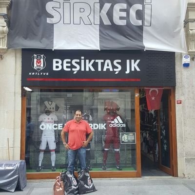 Besiktaş demek:Şerefinle oynayip hakkınla kazanmak demektir.