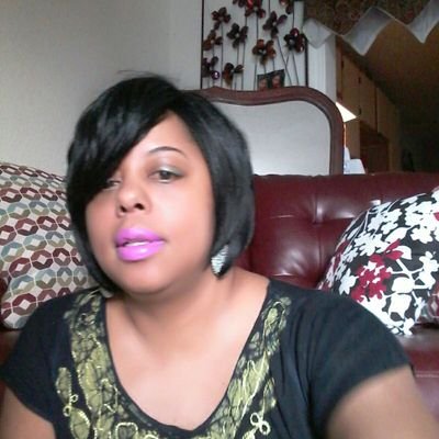 yvonnejones201's profile picture. 