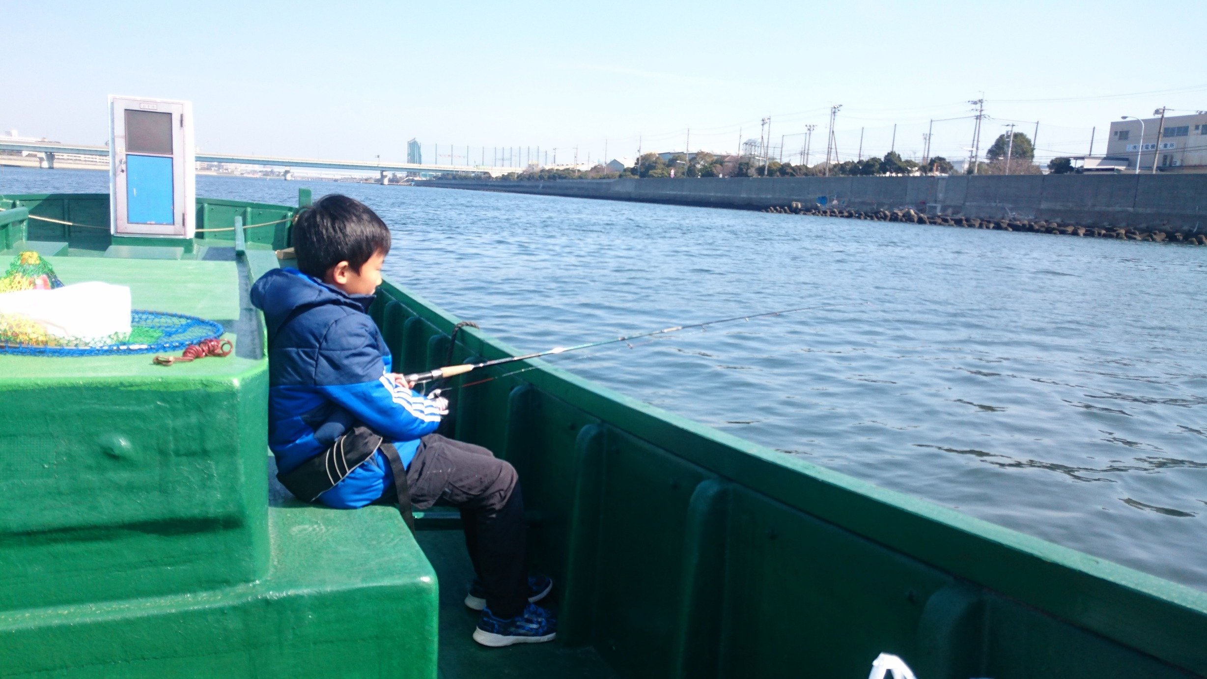 武庫川河口、武庫川一文字への渡船とカセ釣りはお任せ下さい☺ ツイッターでは今釣れてたタナや釣果速報をお伝えしていきます❗