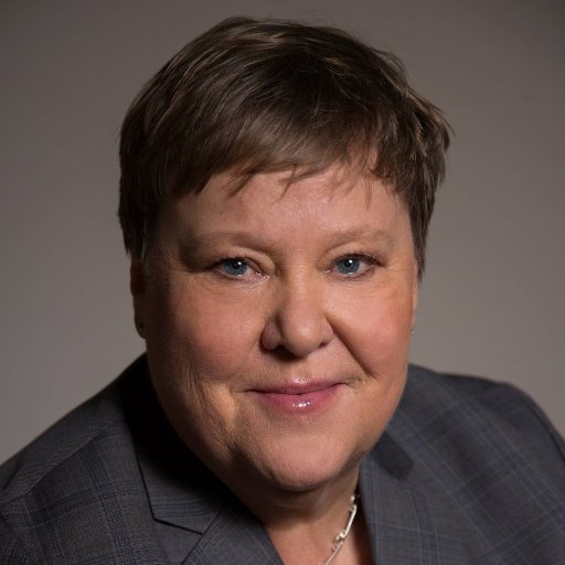 Jag heter Ingrid men lystrar till IP . Mina intressen - samhälle, natur, kultur och bra kokkonst.