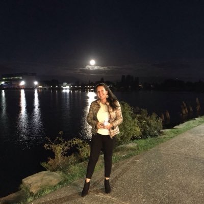 mama feliz, médico , casada , 4 hijos ,católica y si a la vida