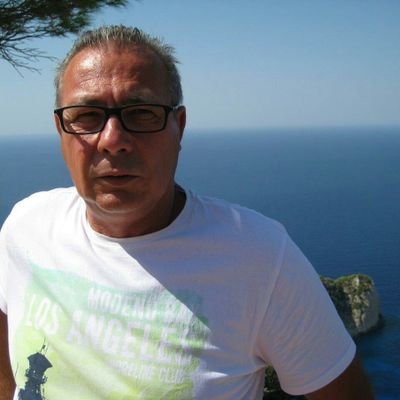 JohnHellegers's profile picture. Manager Automatisering Taxidivisie, met een passie voor auto en motorsport, koi-karpers, klussen in en om het huis, en natuurlijk mijn gezin !!