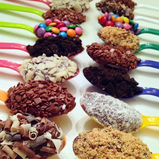 PersonagemC's profile picture. Driblando a Crise,Vendendo Doces nas Ruas do ES 🍫💰🚦,Noiva💞💍,É necessário  smp acreditar que o sonho é Possível 🙏💎 (Todo dia um personagem diferente 🤡🕵️‍♀️🎅)