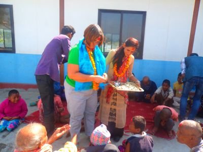 KhatiwadaBina's profile picture. दुःख दुः खको जिवन मेरो 😆सुः ख भन्ने थाहा छैन 😐दुख्छ !मुटु तपिन्छ मन 💑अाफ्नो भन्ने  कोही छैन😈ए प्रभु खोई त मेरो😌 पुकार सुनिदिएको ✌✌