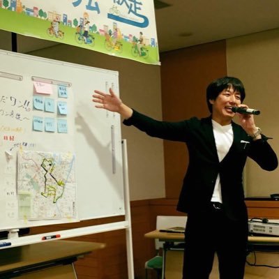 堺東駅前商店街振興組合理事長!趣味がまちづくり!利便性高く、住み良いバリアフリーな街を目指す。ガシバル、ガシ横マーケット&GashiFlea、堺東フードフェス、Gashi de 街食、沙界妖怪まつり、清掃活動など。中活協、自転車対策や散走、堺商工会議所議員、堺市商連副会長、大振連理事、青年部部長など。保険コンサル!