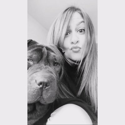 PauCidFeijoo's profile picture. "...En estos momentos hay unos 7000 millones de personas en el mundo... pero a veces... sólo puedes pensar en una..."