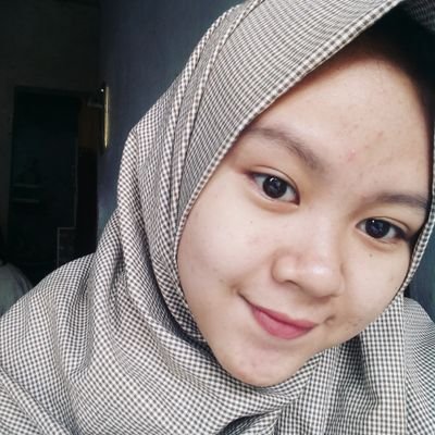 Pendengar setia @TraxFMJKT , Hobby baca wattpad🐼