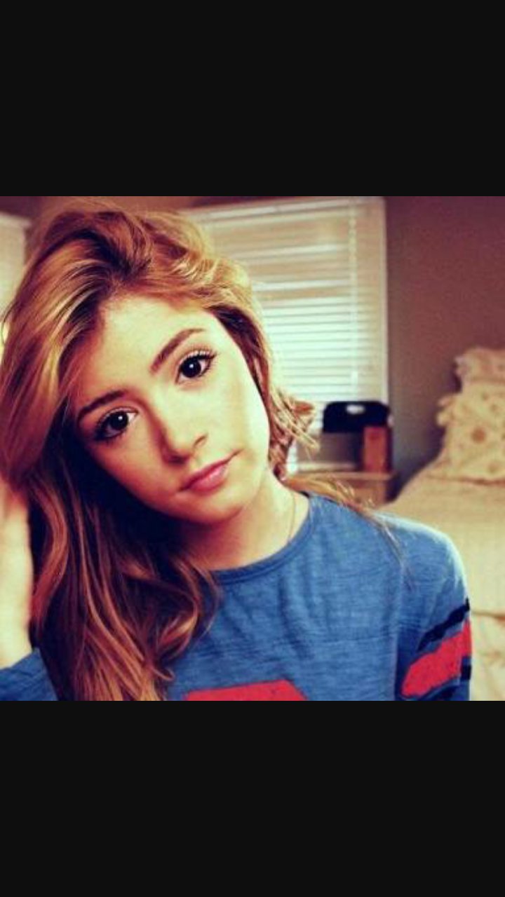 hi i am ally.I am totally potterhead!! A big fan of demi, jonas brothers and austin and ally and also i love chrissy costanza i am capricon.......