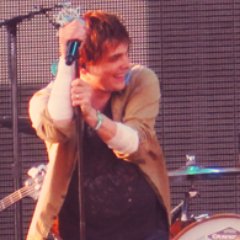 DiarioDoGerard's profile picture. Querido Diário, MCR não vai voltar.                       
                                                                         Mande sua sugestão via DM 💕