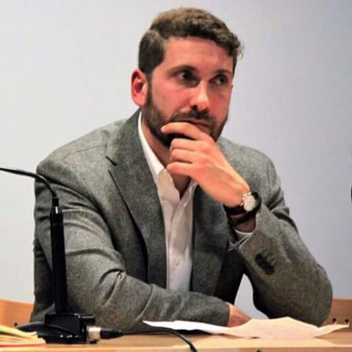 #web, #socialmedia e comunicazione #politica scrivo su @HuffPostItalia Fondatore e autore del @social_politico
