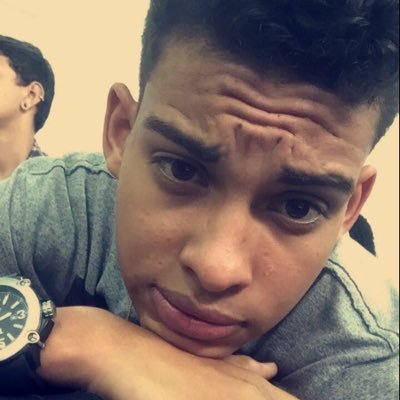 A razão conduz os meus atos mas o amor conduz a minha vida . 😉