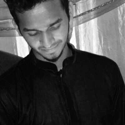 meerrb12's profile picture. 