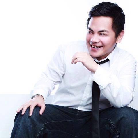 Hello guys! I'm a YouTuber, vlogger, a Filipino (Pinoy) living in London. I love to vlog & film random stuffs, food, fun, explore, adventure and travel.