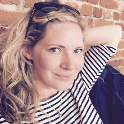 Author of https://t.co/9Yd4UE62Qp For collab: 💌 amaesha@amaesha.com . I create and write about outfits to promote #slowfashion