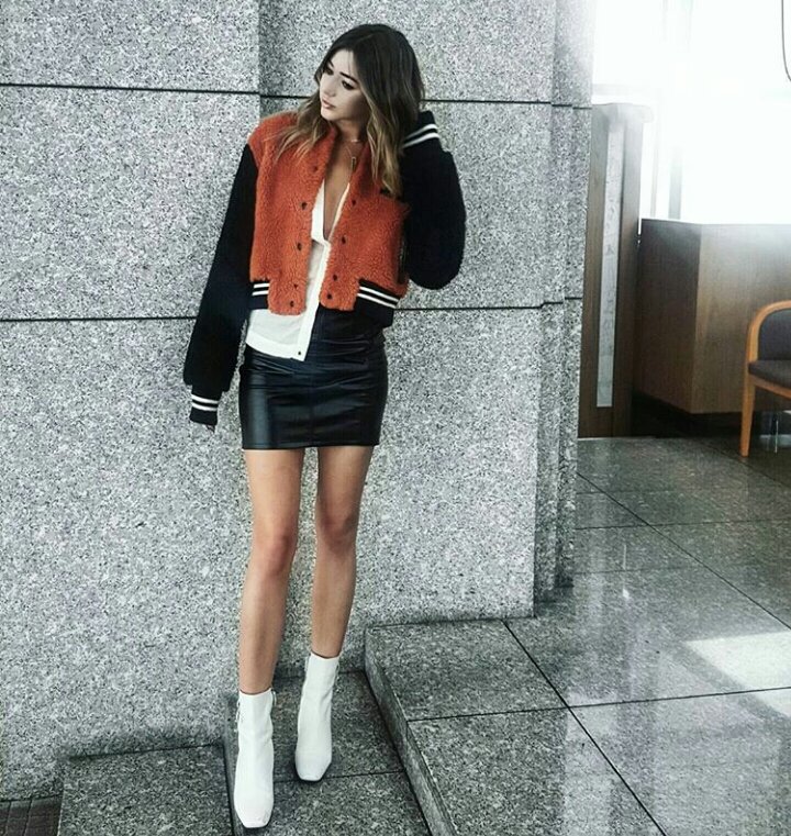 || We accept the love we think we deserve. ||
{RP Account.}