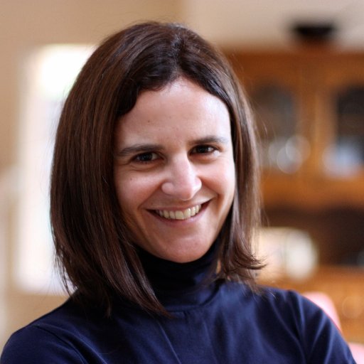 angelaziv's profile picture. 