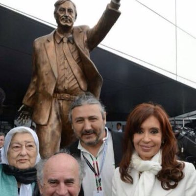 quebracho33's profile picture. DESDE LA RESISTENCIA A LA VICTORIA. UN DIA LO ABRACÉ A CHAVEZ Y ME TEMBLÓ EL CUERPO.
MEDICO ANTI CORPO. ABOGADO DE MEDICOS ANTI CORPO.