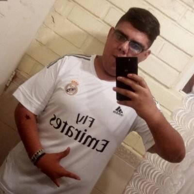 me gusta el fútbol   mi whatsapp es+56944744457