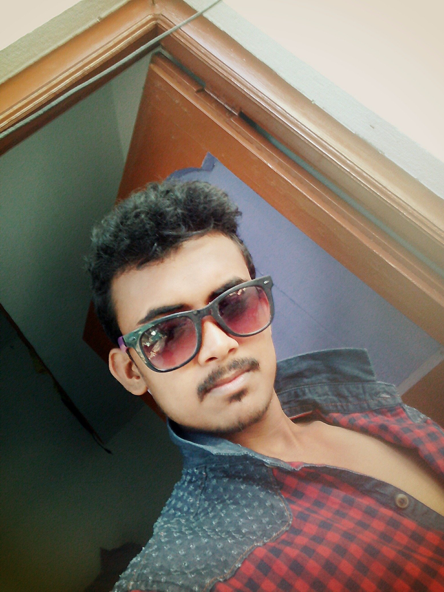 munnaaziz00's profile picture. Digital marketer & Graphic Designer