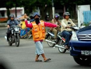 DI SETIAP PUTER BALIK JALANAN JAKARTA, DARIPADA MALAK ORANG MENDING JADI PAK OGAH.