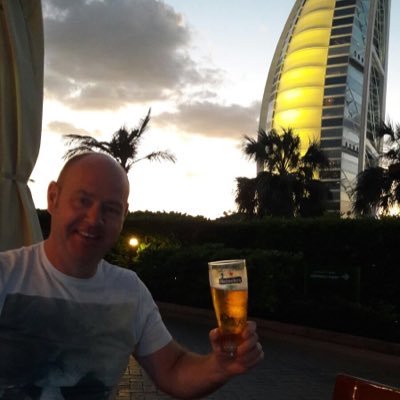 daviejamessmith's profile picture. 