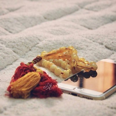 لتعيش الحياة : خذ من المسنين عقولهم .. و من الاطفال قلوبهم .. و من العظماء هيبتهم .. و من الفقراء صبرهم ..