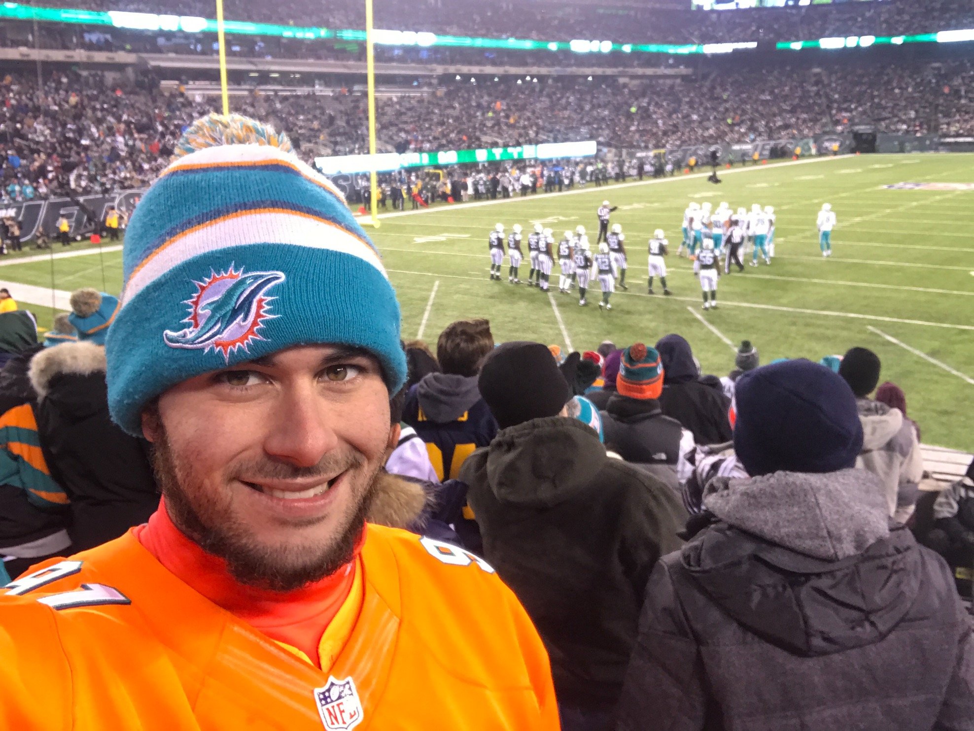 32 from NJ, graduated from La Salle University in 2012. Work for Dhs.  Huge sports fan, and avid autograph/memorabilia collector. Miami Dolphins equal life.🐬⬆️