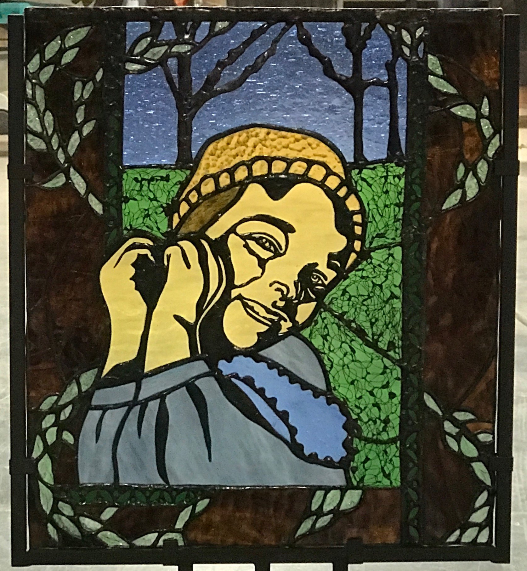 fistainedglass's profile picture. Stained glass artist in Murfreesboro, TN. Also find me on Facebook @Fionastainedglass, instagram @fionastainedglass, https://t.co/yY0YUwpenY