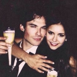 en_chantedx's profile picture. @deIenaswift / @dontblamedelena backup