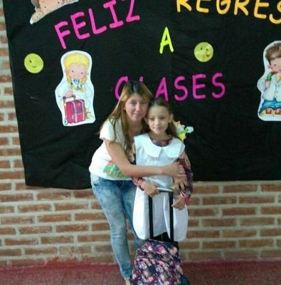 Mamá de una princesa. Feminista. Cristinista y peronista. con la jefa una soldada de Peron.
