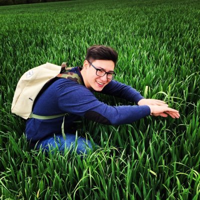 DGriffiths_'s profile picture. I have many leather-bound books and my apartment smells of rich mahogany