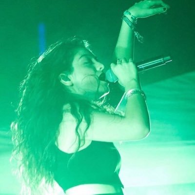 neonsaved0's profile picture. 