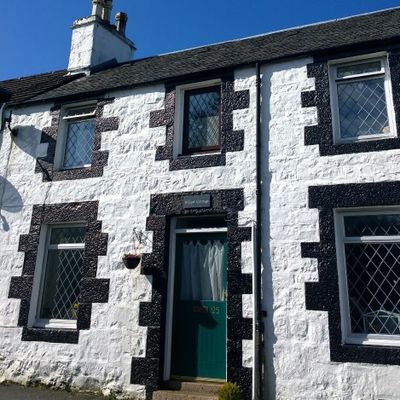 Fully refurbished and modern ensuite Bed & Breakfast retreat in Tobermory on the beautiful Isle of Mull. 
Email: info@willowcottagemull.com