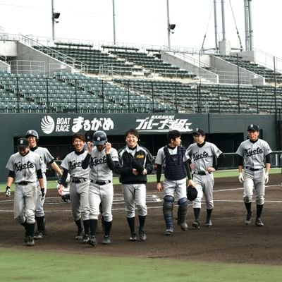 【京大公認】京都大学軟式野球同好会(ウッドストック)の新歓用アカウントです。京大の軟式野球サークルで唯一、京大の吉田グラウンド(黒土)を使える団体です！近畿学生軟式野球連盟所属。野球して身体を動かしたい方、興味のある方は気軽にDMorリプください！ウッドストック本アカウント→@KUwoodstock