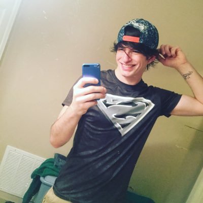 lonerstoner47's profile picture. college boi, baller, stoner, loner. keeping it real