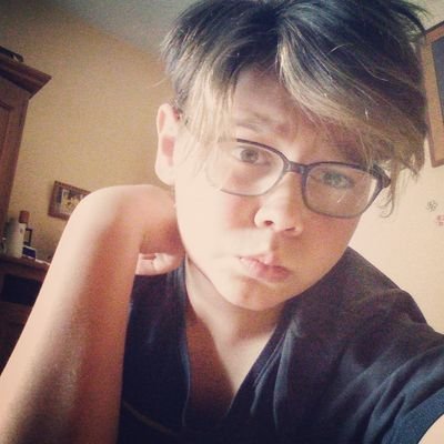 -Juanjo Vargas21
-#THEKILLER21
-Clash royale⌚📱
-FUTBOL⚽
-Apasionado de YOUTUBE(Thegrefg)👍✌👍