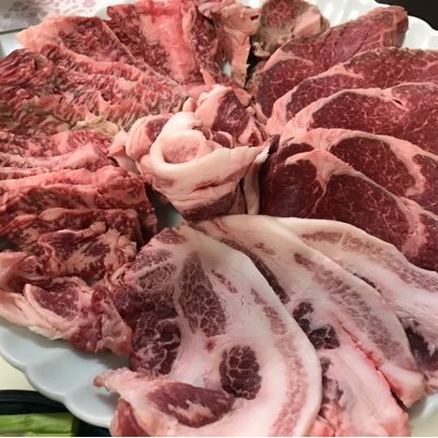 大阪市で塊の肉を販売してます 11月から故郷兵庫県三田市に戻ってステーキ食堂マッセを開店しマッセ😋