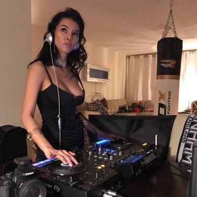 YapinatR's profile picture. 