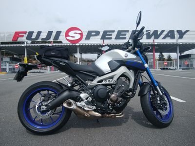 バイクはMT09
車はルミオン、オモチャにFD持ってますが全然乗ってません。出没スポットは秩父、奥多摩が多い。無言フォローお許し下さい。