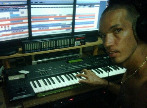 Leeboration's profile picture. Music Producer/Engineer/Songwriter.