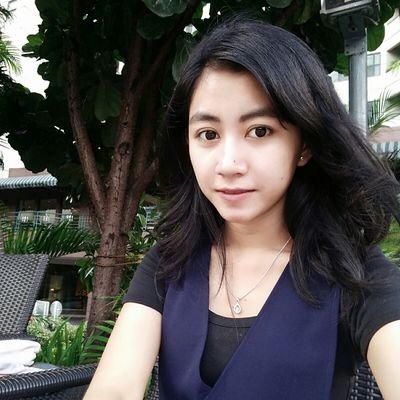 Rere_deandra's profile picture. Ordinary woman | The elegance of the first | a dear parents | who want to succeed from the hard work yourself | and always smile even sad .