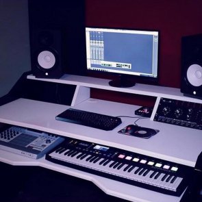 Amateur Sound Designer|| Audio Engineer|| Gods Own Fav|| Love God|| Spectrum Horizon Label..