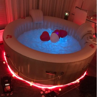 LOCATION DE JACUZZI A DOMICILE : Qui n'as jamais rêver d'avoir un jacuzzi chez soi, c'est maintenant possible avec oldetentespa‼️💯💦💧👻ol.detentespa