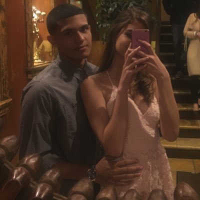 localwhitemom's profile picture. Instagram ; @localwhitemom //