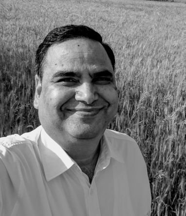 बाल रोग विशेषज्ञ, हिंदी साहित्य में अभिरुचि,अवधी से प्यार