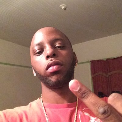 MoneyyPilot's profile picture. 