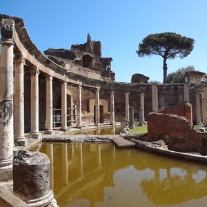 Archaeological travels through the Roman Empire. Blog updates bimonthly on Wednesdays!🏺⛏✈️ Photos my own unless otherwise noted.